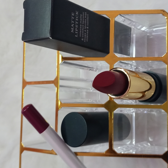 Cosmetics - Picture 2 of 2